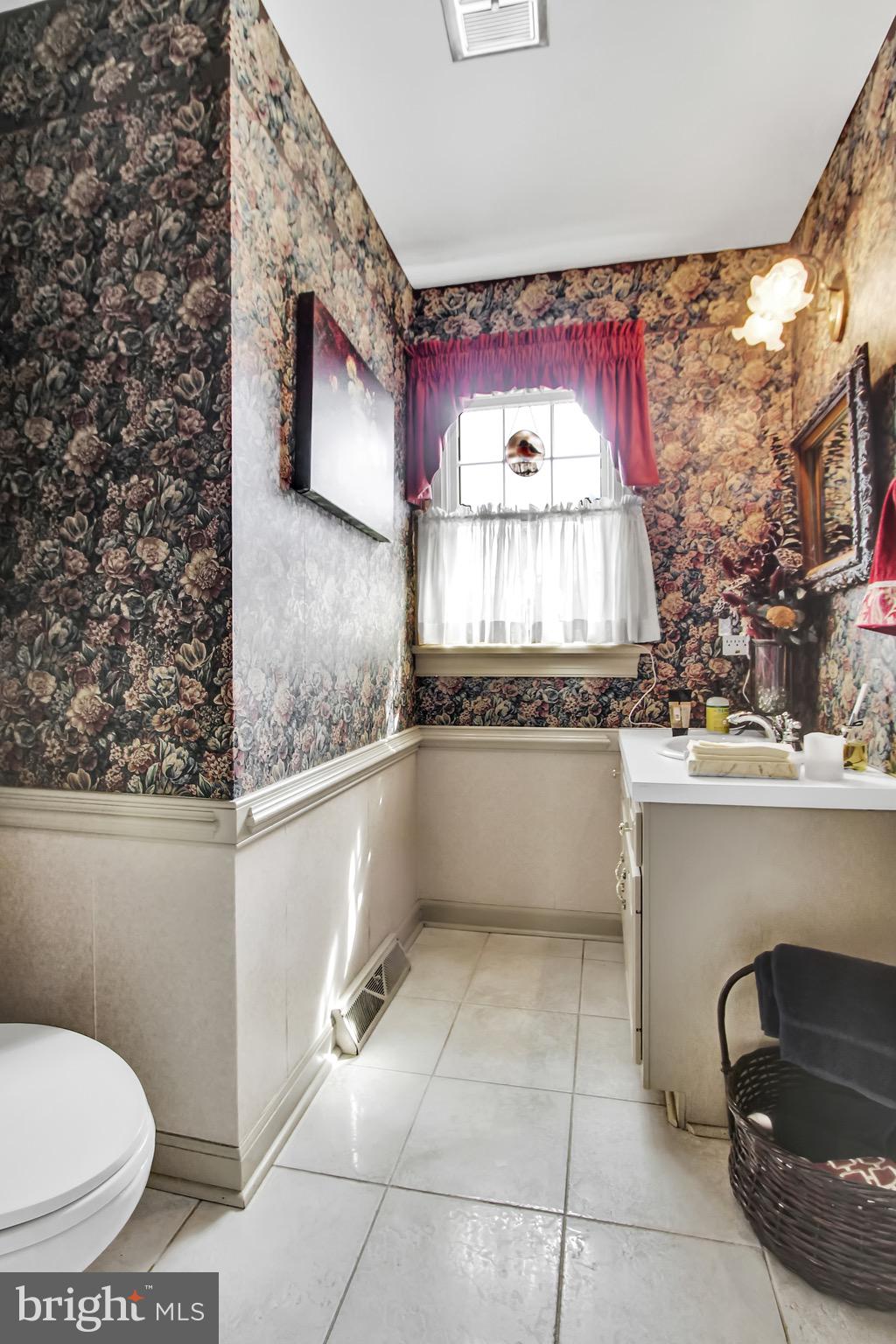 3078 Markle Road York, PA 17408 - Photo 9 of 28 Gallery Image 9
