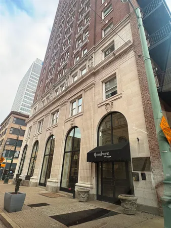 $2,250 | 127 Madison Avenue, Unit 701, Memphis, TN 38103