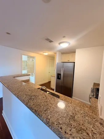 $2,250 | 127 Madison Avenue, Unit 701, Memphis, TN 38103