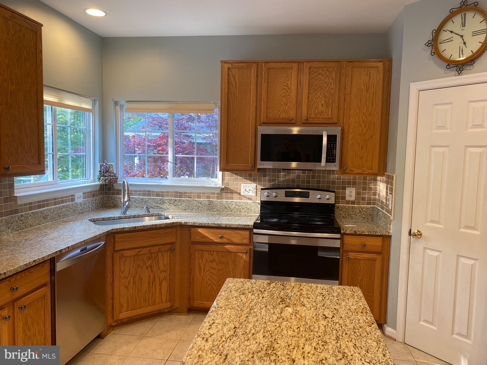 14239 Murphy Terrace Gainesville, VA 20155 - Photo 16 of 64