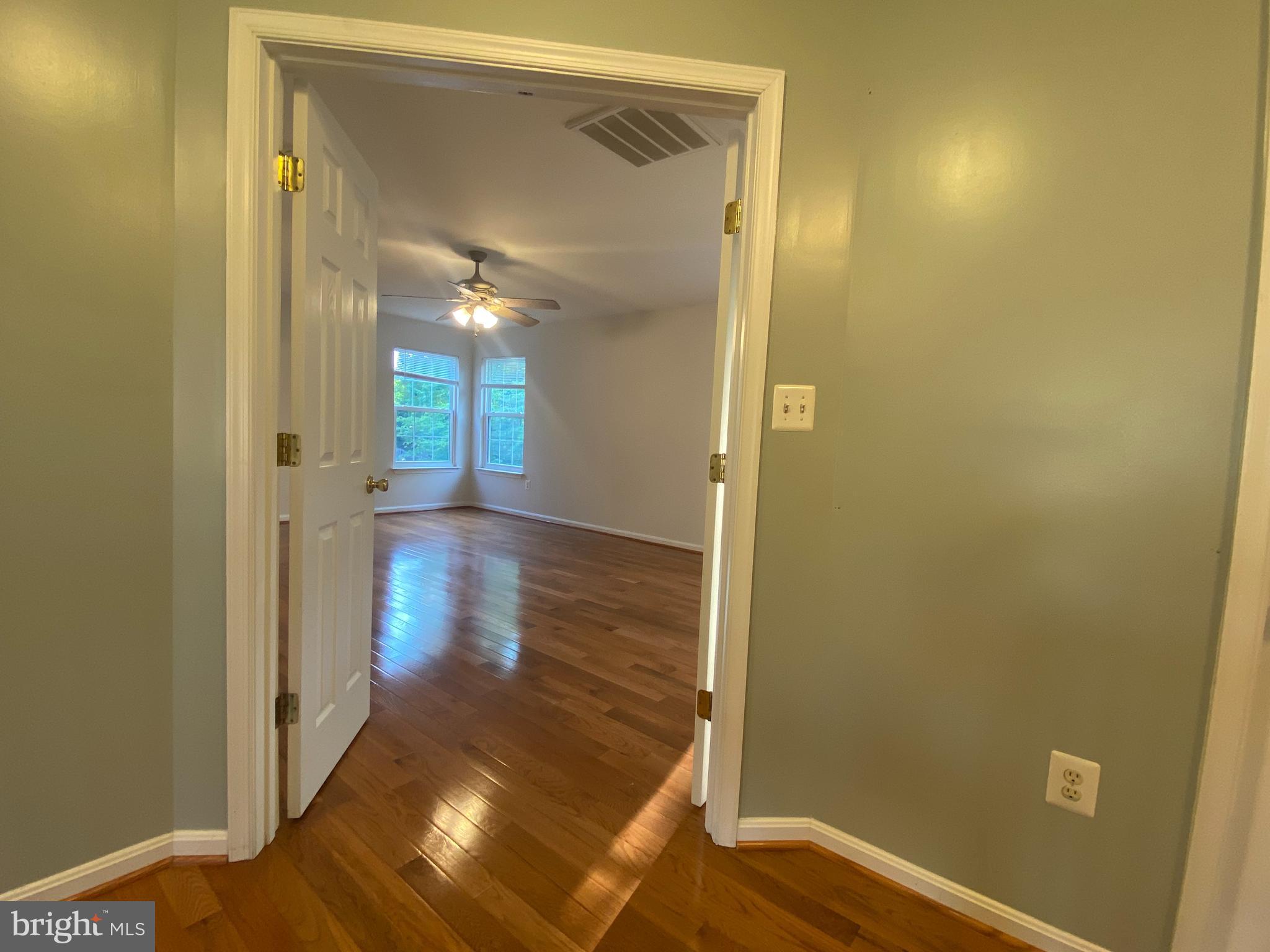 14239 Murphy Terrace Gainesville, VA 20155 - Photo 38 of 64