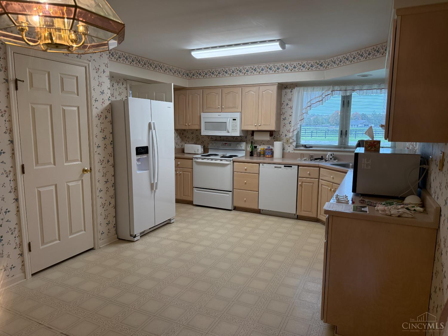 6641 Smith Road Loveland, OH 45140 - Photo 7 of 22