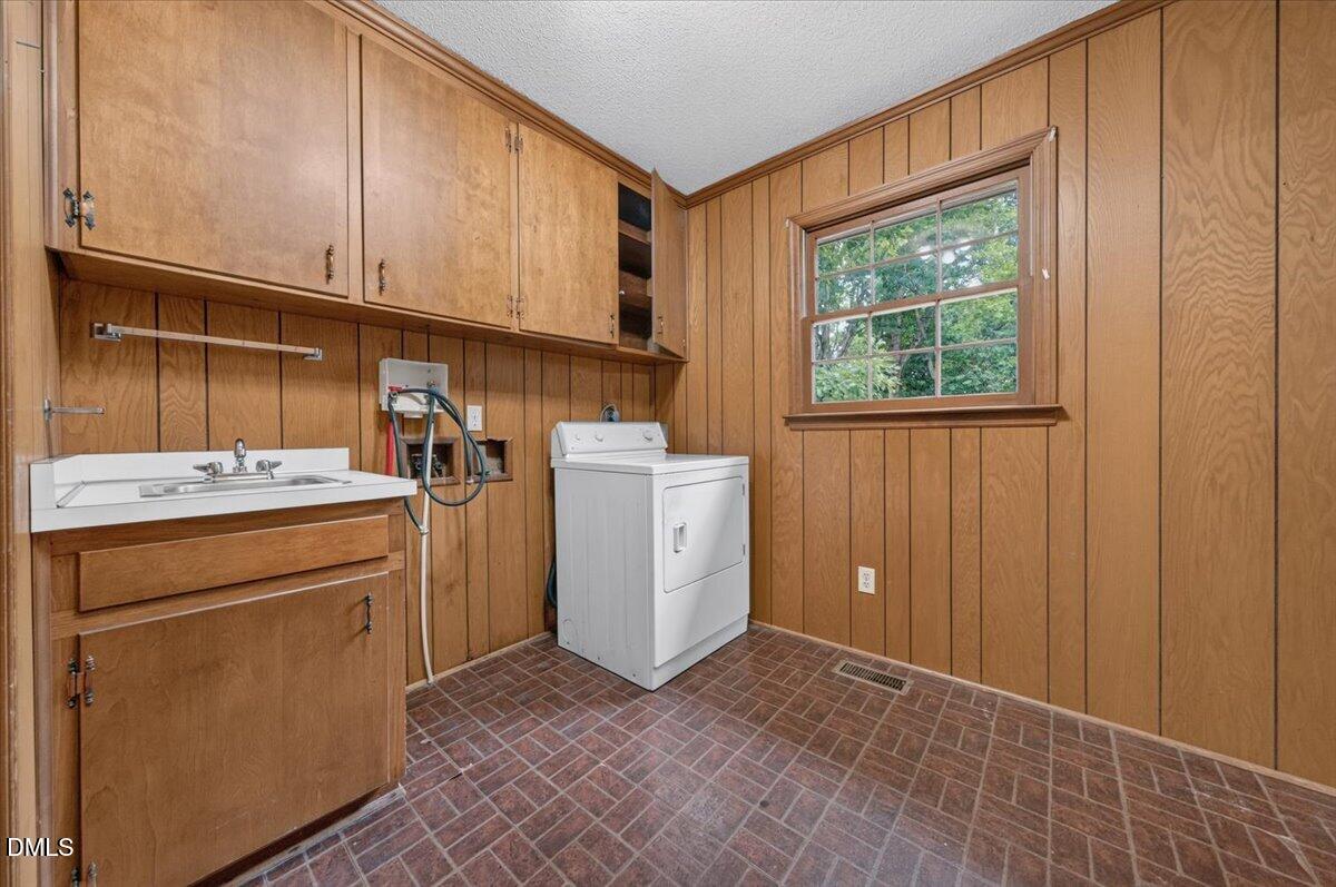 7325 Lake Wheeler Road Raleigh, NC 27603 - Photo 30 of 38 33-7325LakeWheelerRdRaleigh033