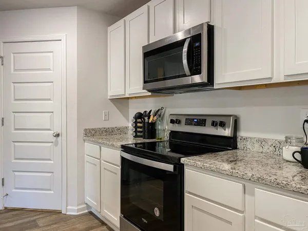 $1,995 | 7368 Lakeside Oak Court, Pensacola, FL 32526