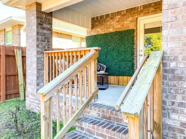 $1,995 | 7368 Lakeside Oak Court, Pensacola, FL 32526