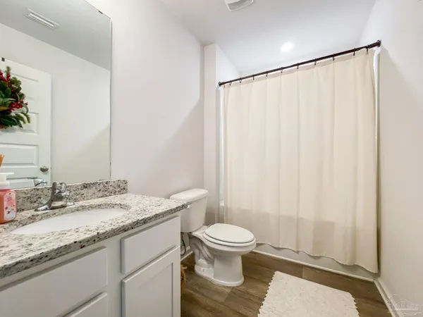 $1,995 | 7368 Lakeside Oak Court, Pensacola, FL 32526