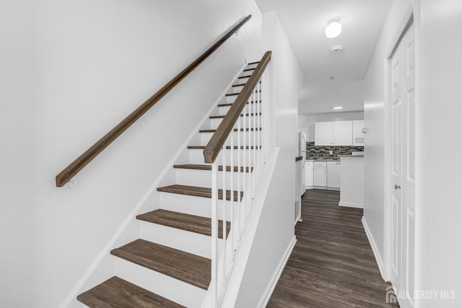 21 Inverness Drive Edison, NJ 08820 - Photo 15 of 39
