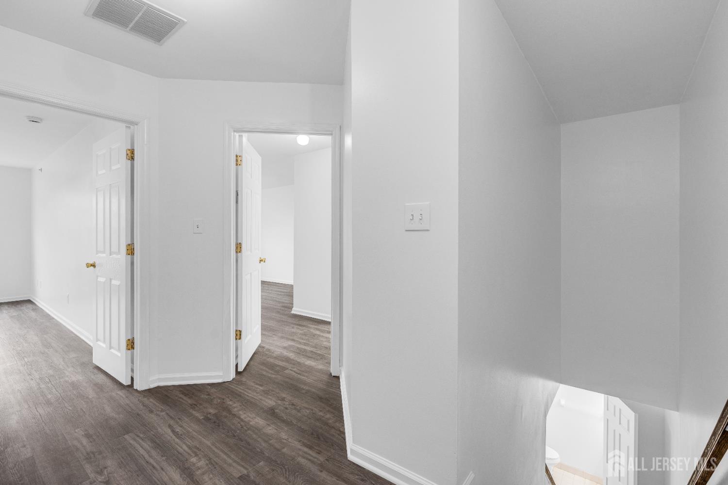 21 Inverness Drive Edison, NJ 08820 - Photo 16 of 39