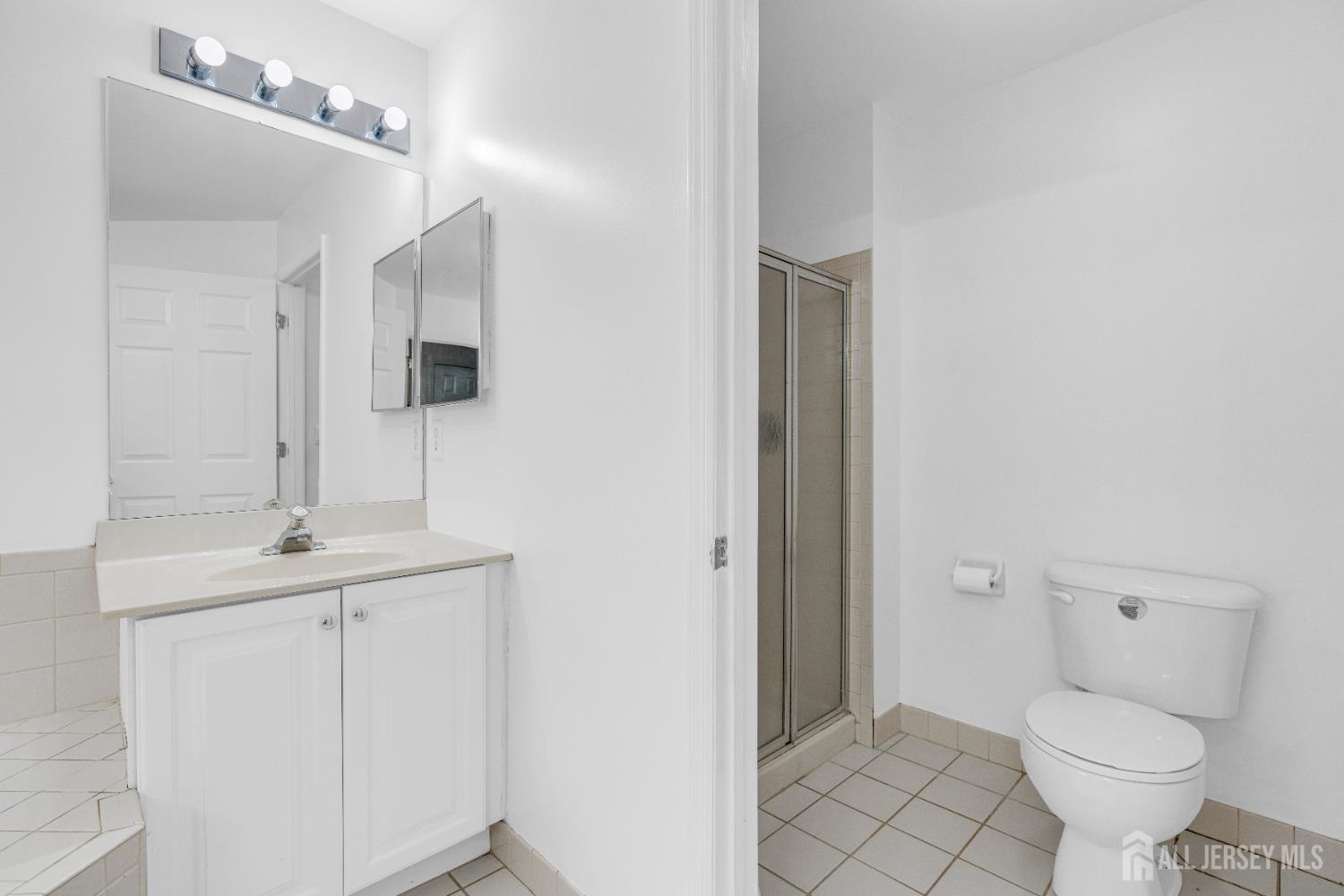 21 Inverness Drive Edison, NJ 08820 - Photo 21 of 39