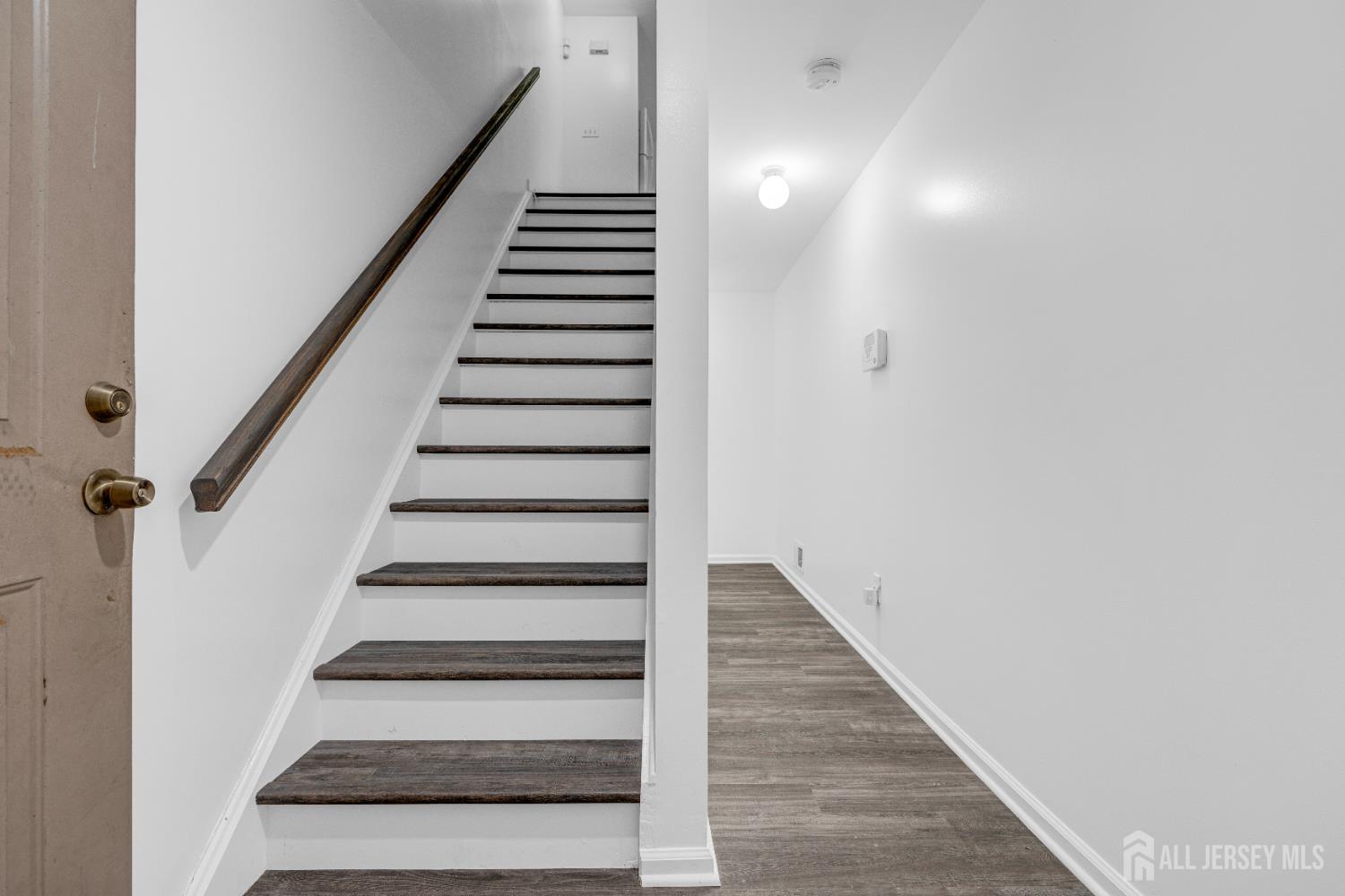 21 Inverness Drive Edison, NJ 08820 - Photo 5 of 39