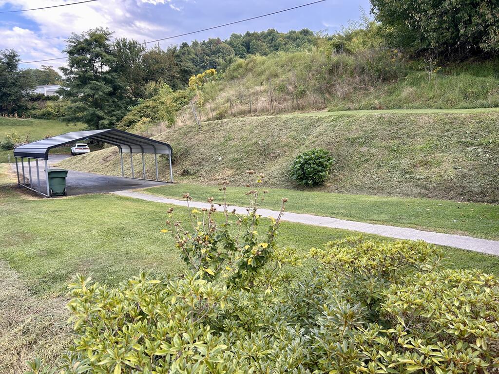 1081 Fire Tower Road Honaker, VA 24260 - Photo 3 of 34 Gallery Image 3