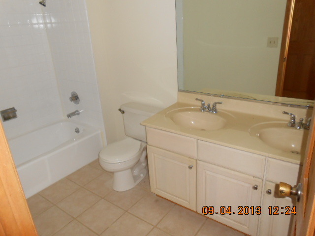 1216 Ridgeway Drive Elgin, IL 60123 - Photo 6 of 17