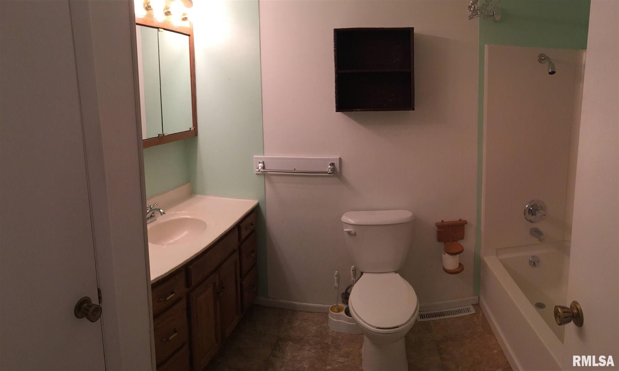 13920 Cochran Road Marion, IL 62959 - Photo 9 of 23 Gallery Image 9