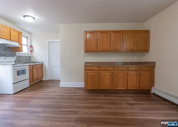 $2,100 | 312 High Street, Elizabeth, NJ 07202