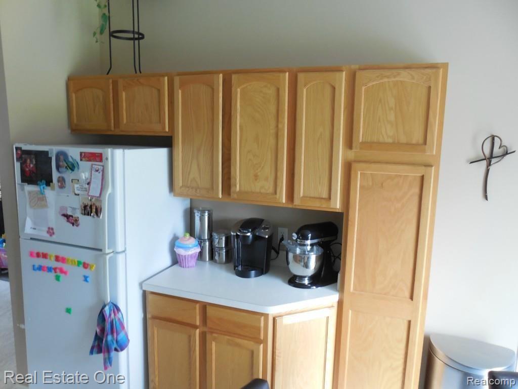 5075 Endicott Road White Lake, MI 48383 - Photo 8 of 11 DSCN2444.jpg
