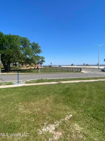 $242,000 | 1602 Beach Boulevard, Biloxi, MS 39530