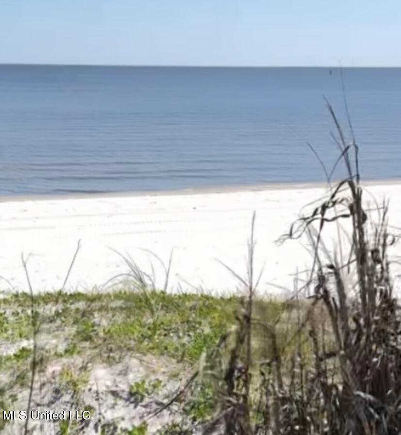 1602 Beach Boulevard Biloxi, MS 39530 - Photo 6 of 10 IMG_3571