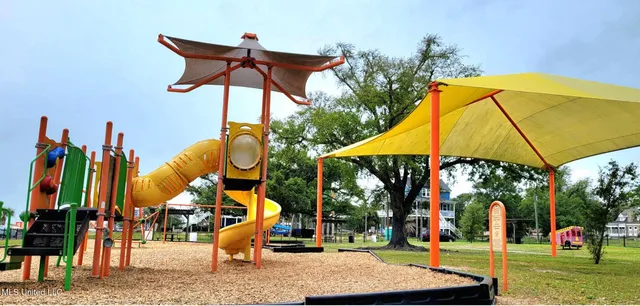 $242,000 | 1602 Beach Boulevard, Biloxi, MS 39530