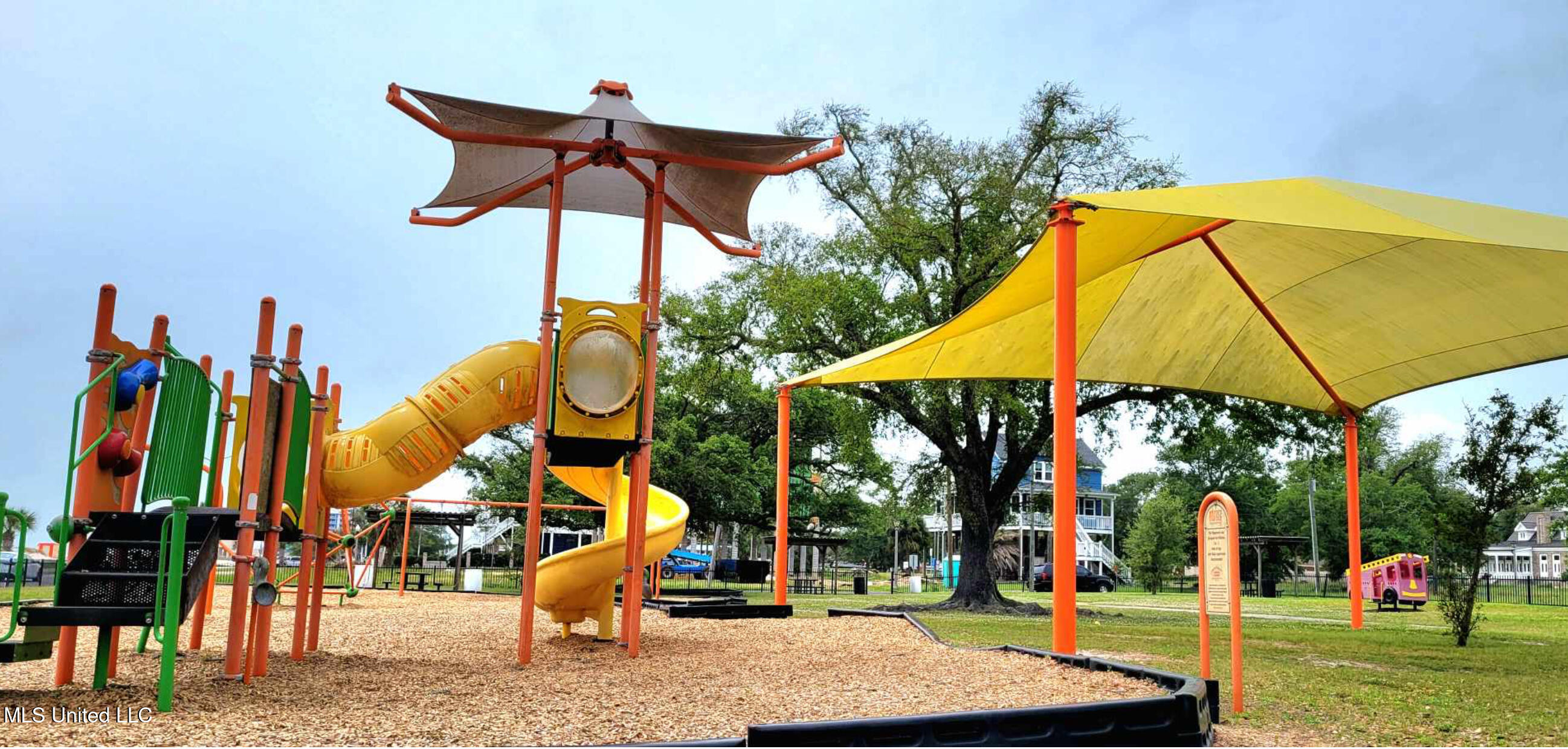 1602 Beach Boulevard Biloxi, MS 39530 - Photo 8 of 10 IMG_6651