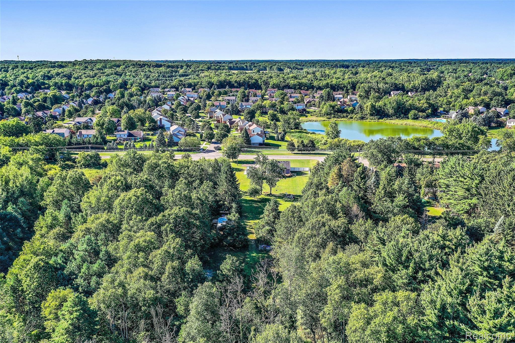 3936 Maybee Road Lake Orion, MI 48359 - Photo 11 of 32 3936 Maybee Rd-9.jpg