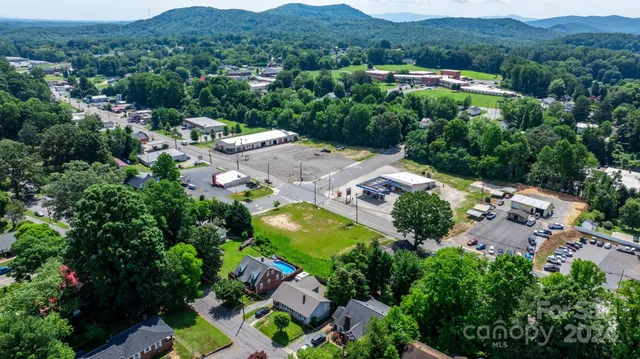 $190,000 | 25 North McDowell Avenue, Marion, NC 28752