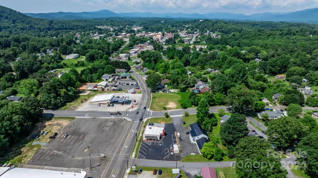 $190,000 | 25 North McDowell Avenue, Marion, NC 28752