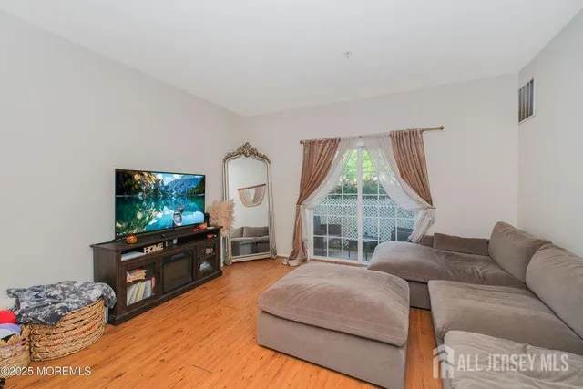 $415,000 | 511 Coppola Drive, South Plainfield, NJ 07080