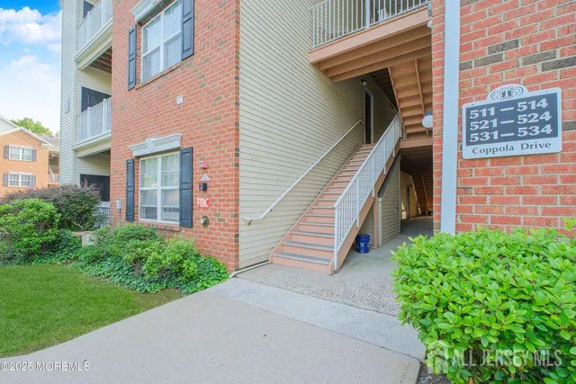 $415,000 | 511 Coppola Drive, South Plainfield, NJ 07080