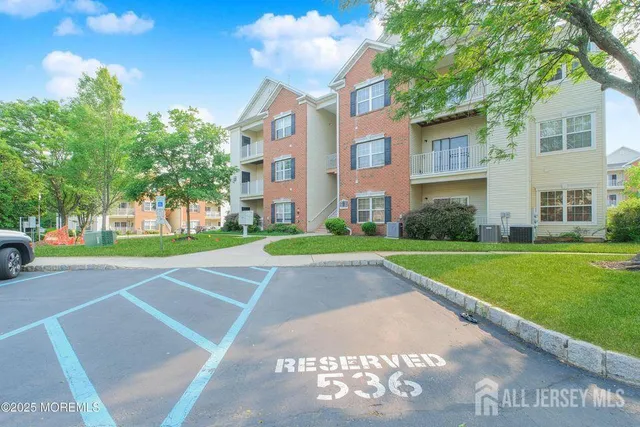 $415,000 | 511 Coppola Drive, South Plainfield, NJ 07080