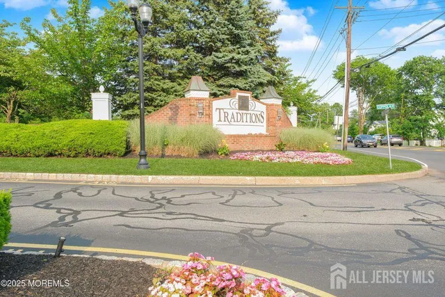 $415,000 | 511 Coppola Drive, South Plainfield, NJ 07080