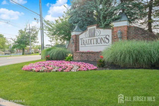 $415,000 | 511 Coppola Drive, South Plainfield, NJ 07080