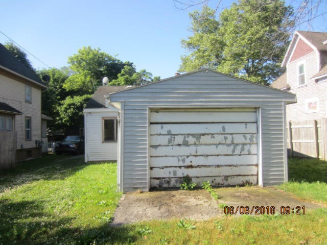 1113 Reed Avenue Kalamazoo, MI 49001 - Photo 4 of 9 IMG_2603