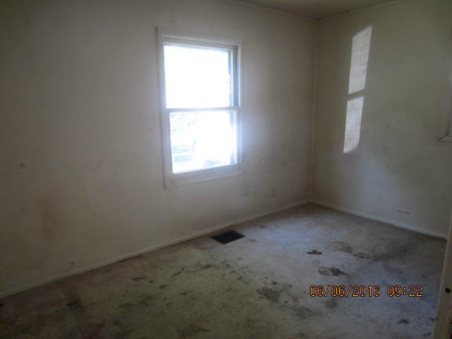 1113 Reed Avenue Kalamazoo, MI 49001 - Photo 5 of 9 IMG_2606
