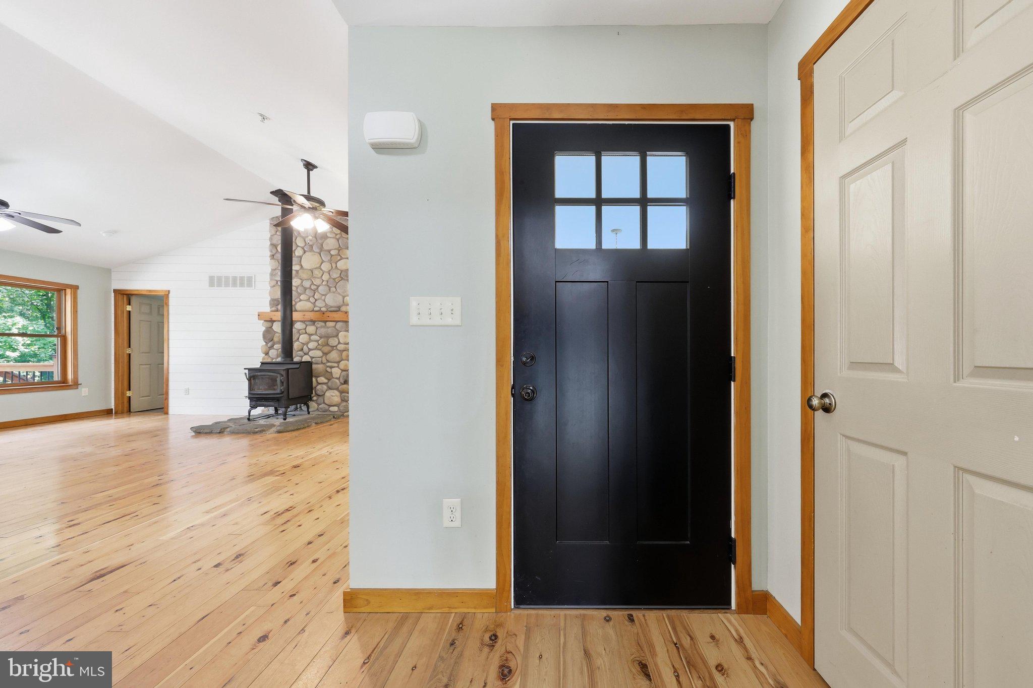14330 Liberty Road Mount Airy, MD 21771 - Photo 10 of 66 Entry