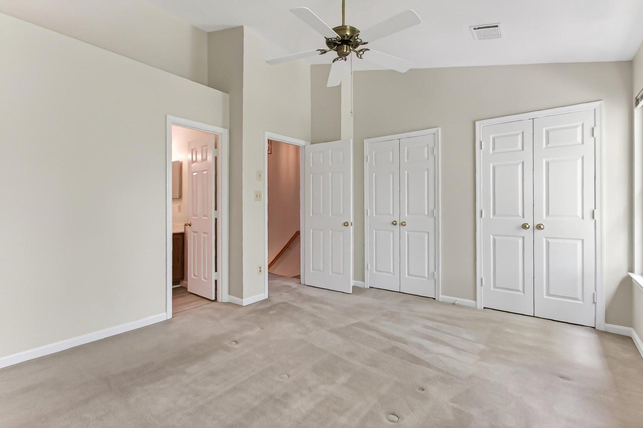 13157 Kidwell Field Road Herndon, VA 20171 - Photo 30 of 50 Spacious second bedroom with natural light.