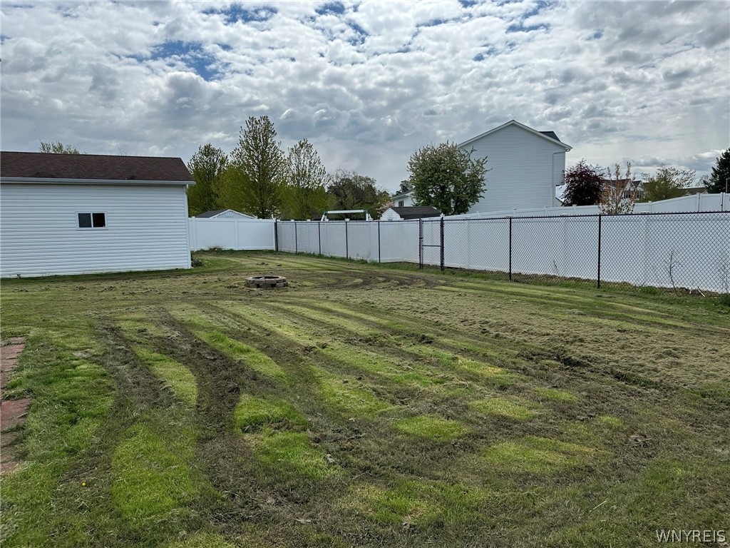 3844 Mapleton Road Wheatfield, NY 14120 - Photo 43 of 46