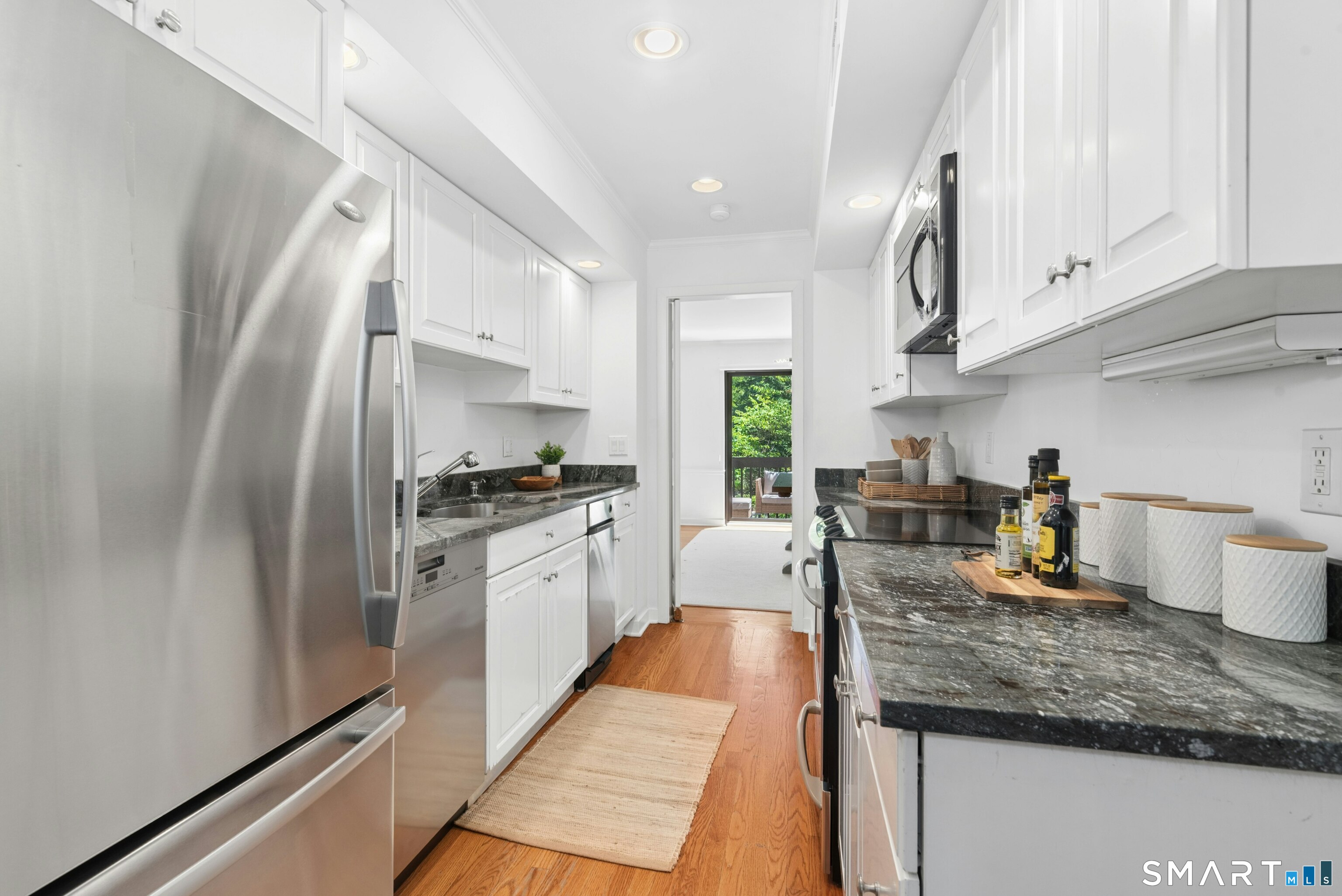 289 New Norwalk Road, Unit 39 New Canaan, CT 06840 - Photo 11 of 35