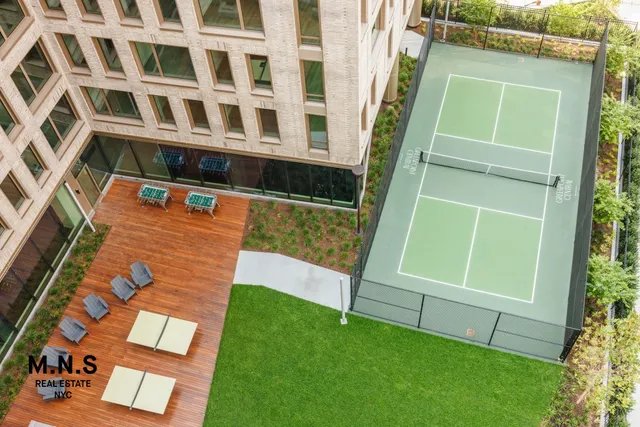 $4,569 | 65 Dupont Street, Unit 410 | Greenpoint