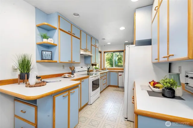 $650,000 | 5810 East Mason Lake Drive West, Grapeview, WA 98546