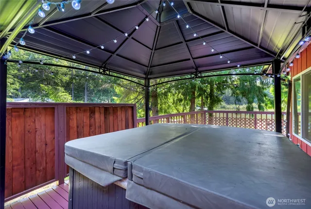 $650,000 | 5810 East Mason Lake Drive West, Grapeview, WA 98546