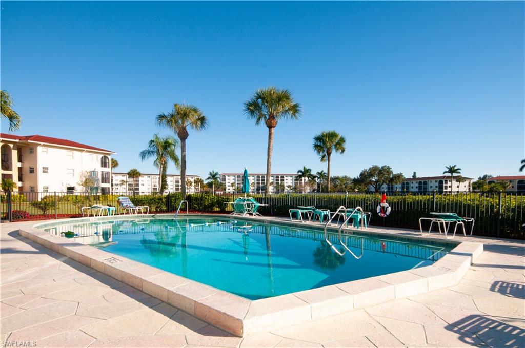 13 High Point Circle North, Unit 209 Naples, FL 34103 - Photo 5 of 33