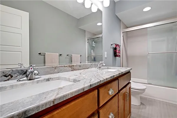 $575,000 | 14761 Meadow Lane, Leawood, KS 66224