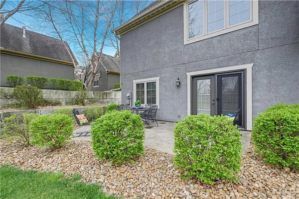 $575,000 | 14761 Meadow Lane, Leawood, KS 66224