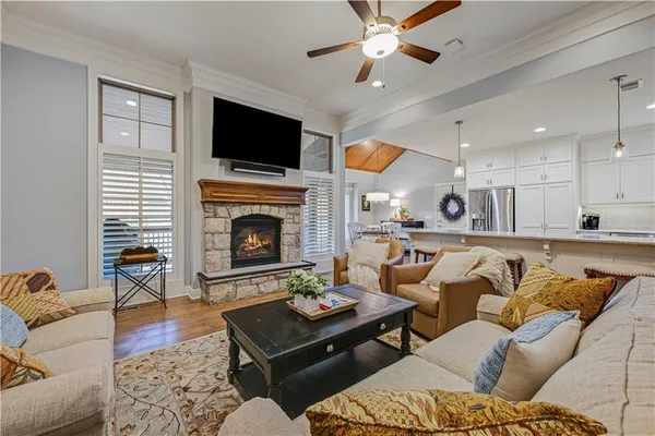 $575,000 | 14761 Meadow Lane, Leawood, KS 66224