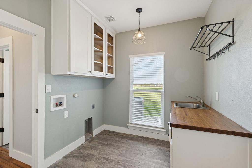 155 North Armstrong Road Venus, TX 76084 - Photo 30 of 38 a view of an empty room with a window