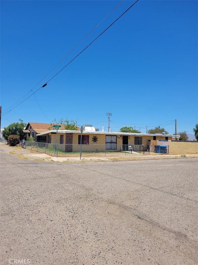 206 Chestnut Street Needles, CA 92363 - Photo 1 of 16