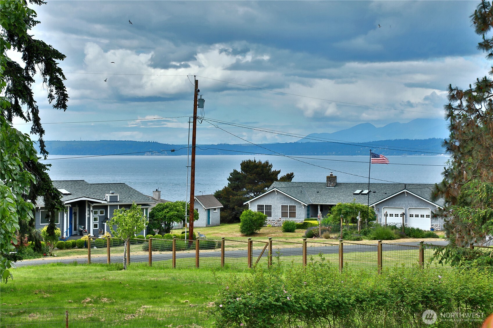 538 East Bush Point Road Freeland, WA 98249 - Photo 12 of 39