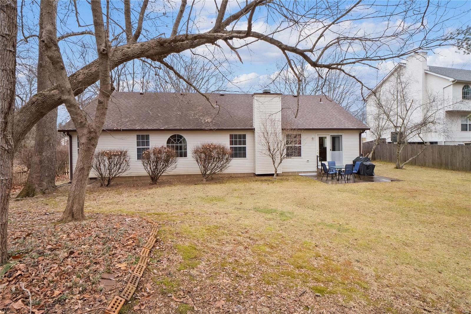 1057 Edgewood Drive O'Fallon, IL 62269 - Photo 27 of 33