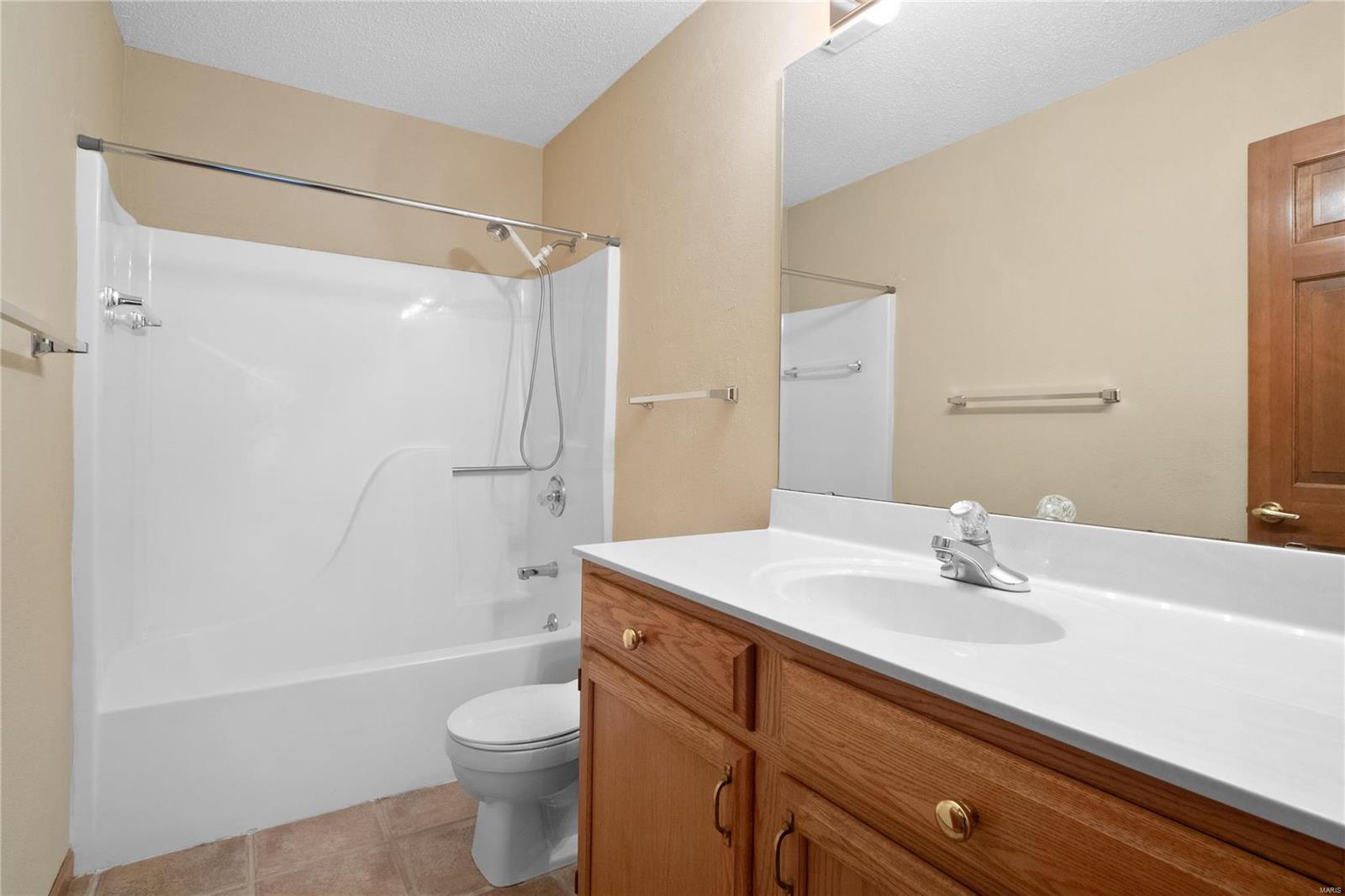 1057 Edgewood Drive O'Fallon, IL 62269 - Photo 32 of 33