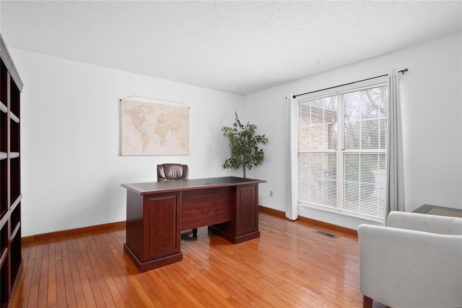 1057 Edgewood Drive O'Fallon, IL 62269 - Photo 7 of 33